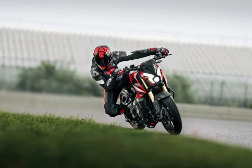 Мотоцикл дорожный BAJAJ (Баджадж) Pulsar NS400Z с ПТС фото 7 Мотоцикл дорожный BAJAJ (Баджадж) Pulsar NS400Z с ПТС фото 7